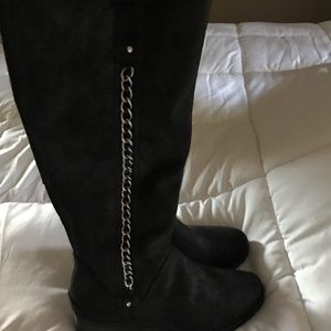 Woman’s Boots 5.5 new